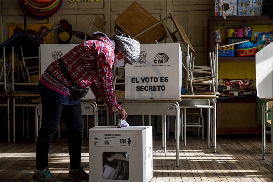 Así avanza la segunda vuelta de las elecciones presidenciales en Ecuador