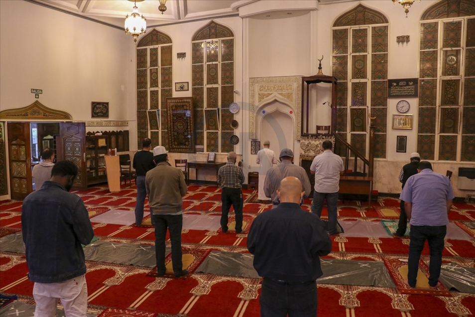 Arjantin'de ilk teravih namazı kılındı