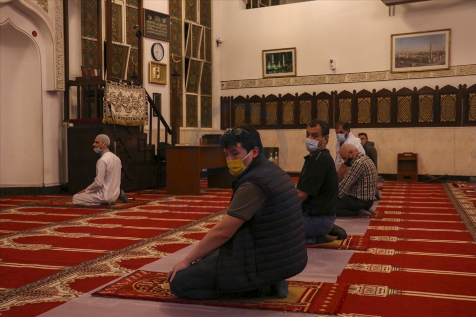 Arjantin'de ilk teravih namazı kılındı