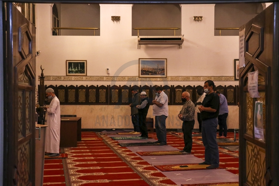 Arjantin'de ilk teravih namazı kılındı