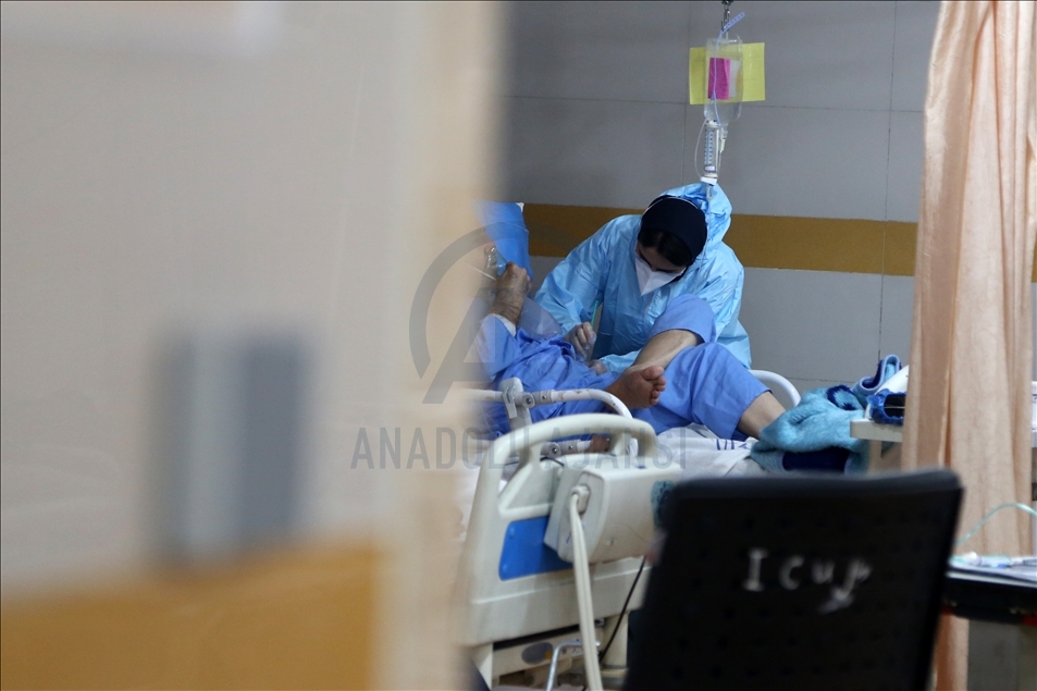 بیمارستانهای تهران پر از بیماران کرونایی شده است