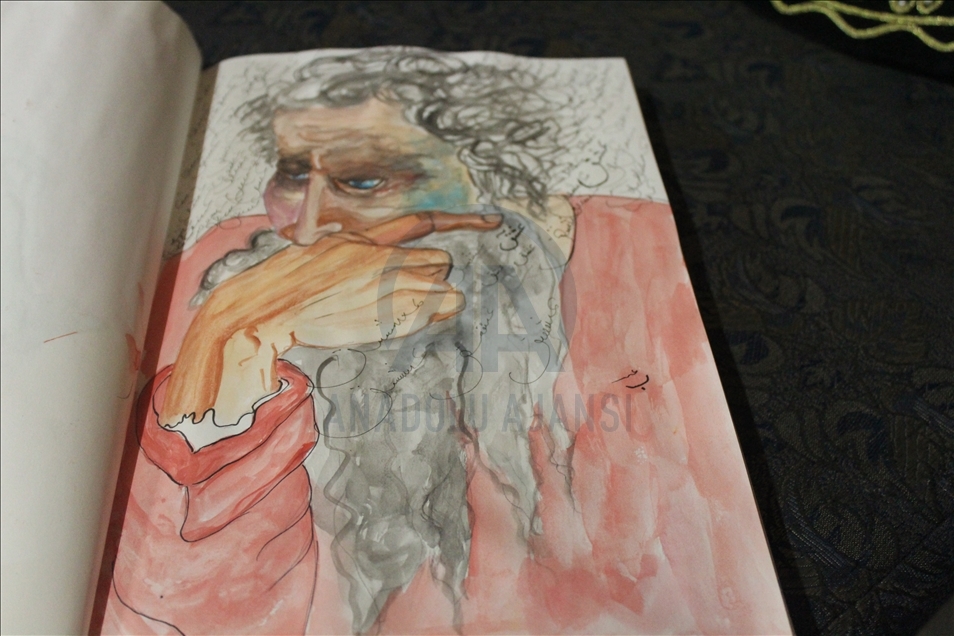 فنانات كشمير يرسمن قضايا بلادهن "بالأبيض والأسود"