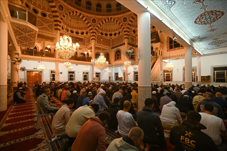 Avustralya’da ilk teravih kılındı