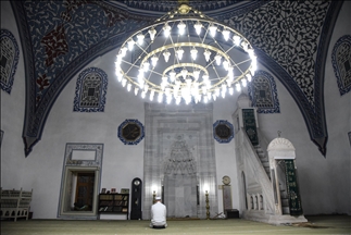 Maqedoni e Veriut, imamët e xhamisë falin namazin e teravisë në xhami të zbrazura