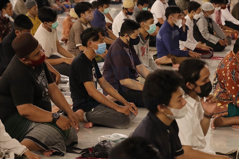 Salat tarawih di Surabaya terapkan protokol kesehatan ketat