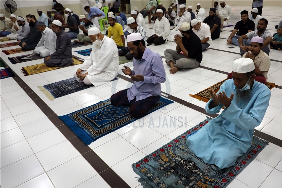 Sri Lankan Muslims during the first ‘Tharawih’ night prayers to begin the holy month of Ramadan