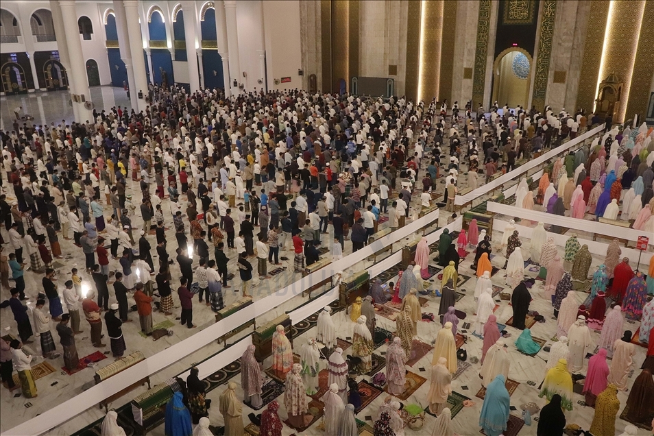 Salat tarawih di Surabaya terapkan protokol kesehatan ketat