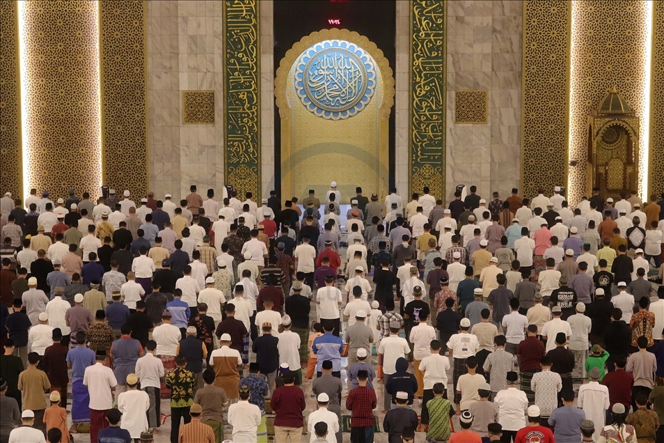 Salat tarawih di Surabaya terapkan protokol kesehatan ketat