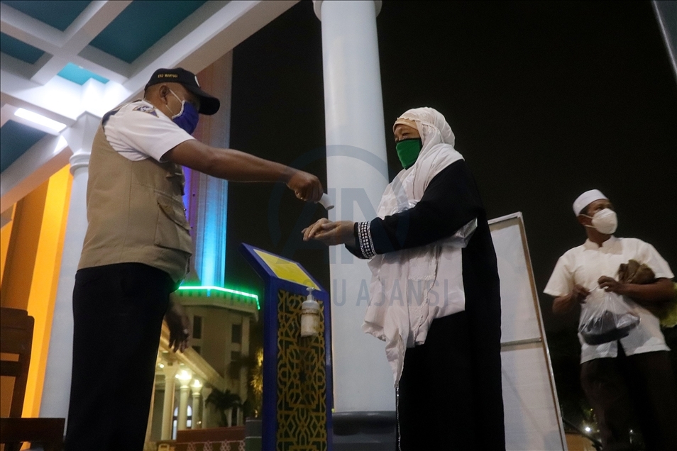 Salat tarawih di Surabaya terapkan protokol kesehatan ketat