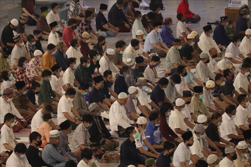 Salat tarawih di Surabaya terapkan protokol kesehatan ketat