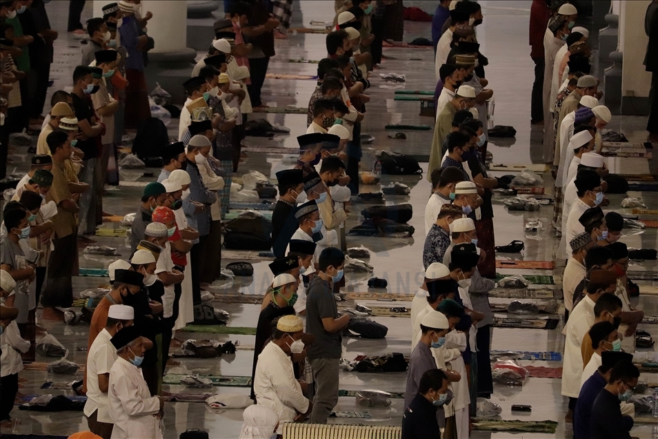 Salat tarawih di Surabaya terapkan protokol kesehatan ketat