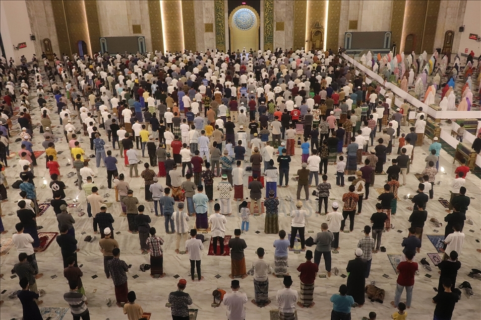 Salat tarawih di Surabaya terapkan protokol kesehatan ketat