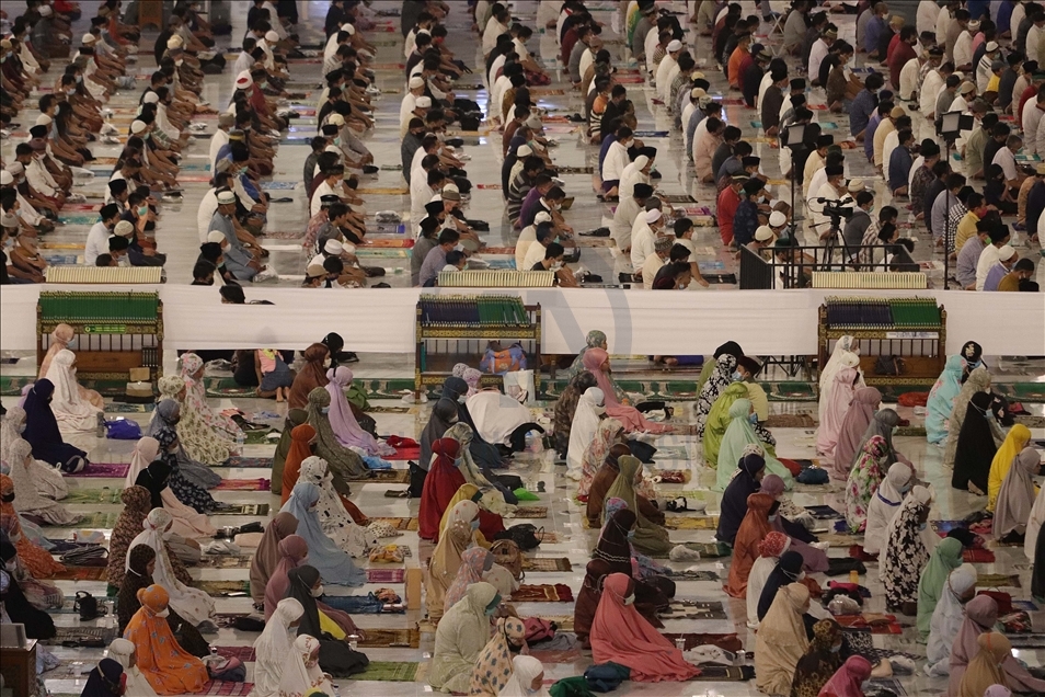 Salat tarawih di Surabaya terapkan protokol kesehatan ketat
