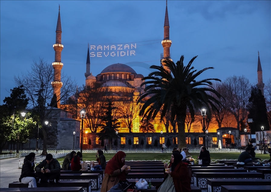 İstanbul iftar saatine sakin girdi