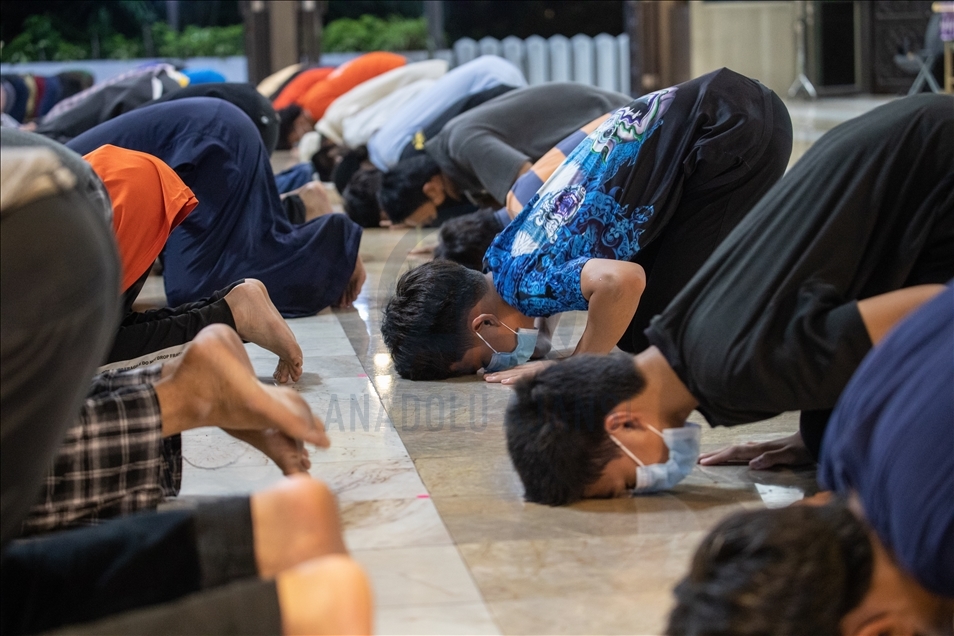 First day of Ramadan in Bangkok, Thailand
