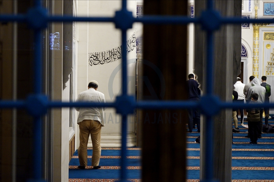 First Tarawih prayer of Ramadan in Japan