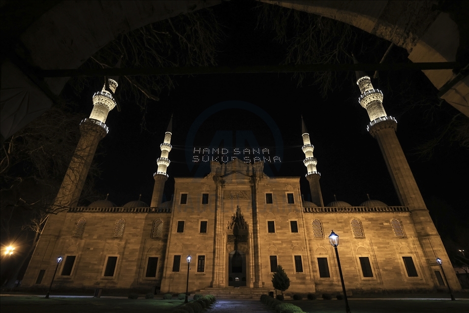 Mahyas on Suleymaniye Mosque in Istanbul