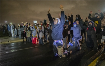 Fuertes protestas en Minnesota tras la muerte de un hombre afroamericano en incidente con la Policía
