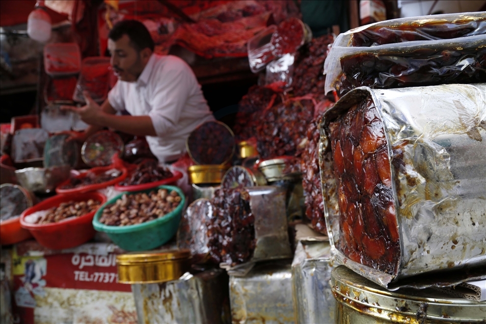 احتفاءً برمضان انتعاش حركة تسوّق بالعاصمة صنعاء