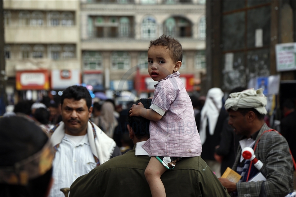 احتفاءً برمضان انتعاش حركة تسوّق بالعاصمة صنعاء