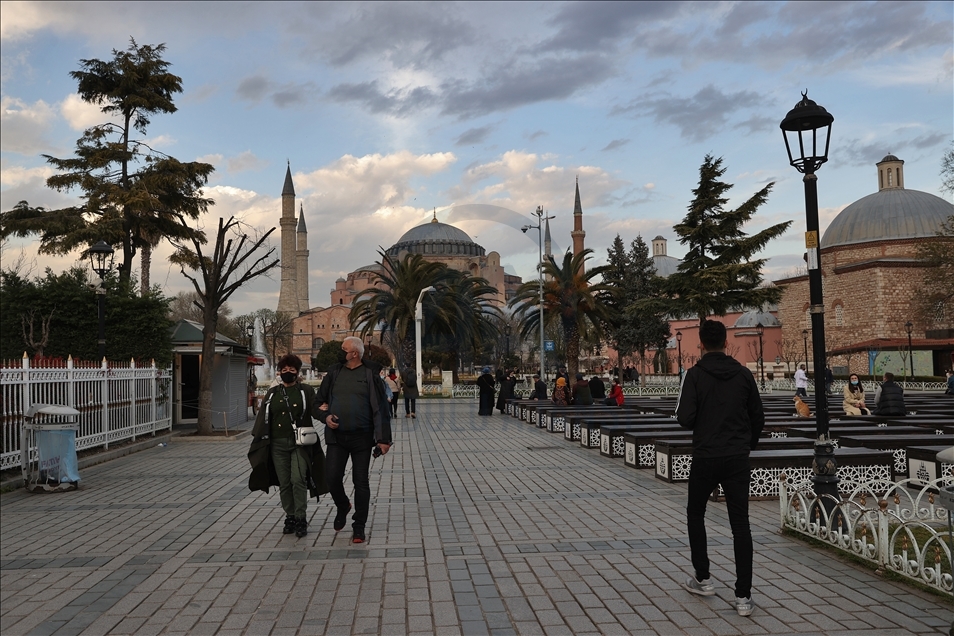 Covid-19 curfew in Istanbul