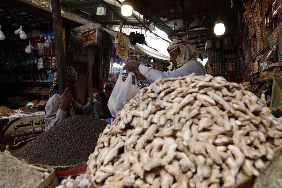 احتفاءً برمضان انتعاش حركة تسوّق بالعاصمة صنعاء