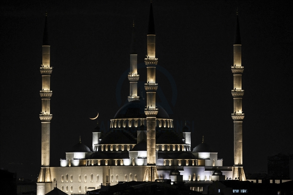 Crescent Moon rises in the sky over Ankara