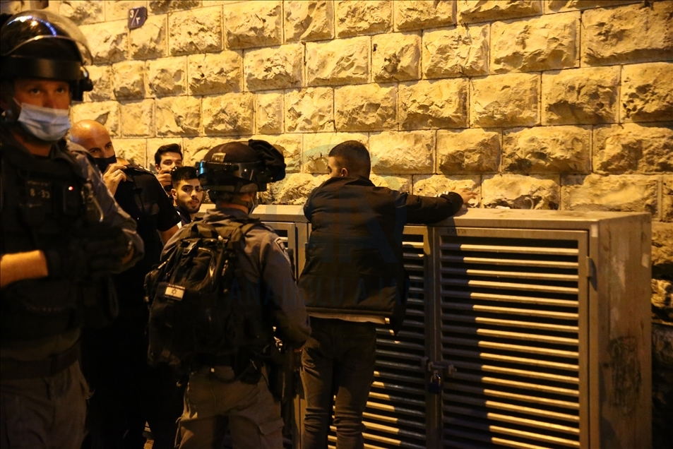 Policia izraelite ndërhyn ndaj palestinezëve në Kuds