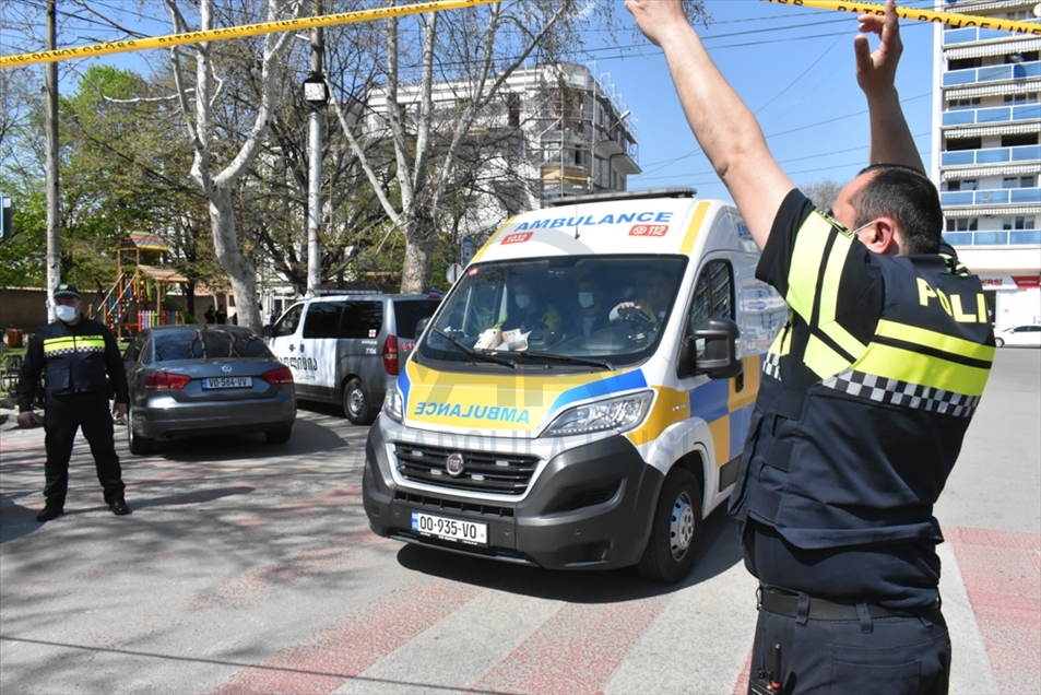 Un hombre tomó como rehenes a varias personas en un banco en Georgia