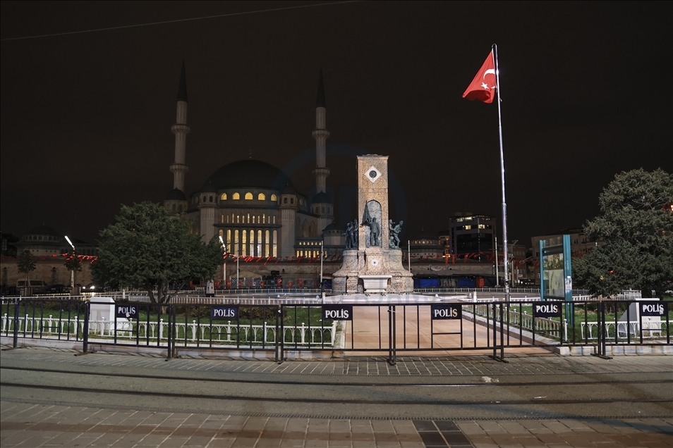 Covid-19 curfew in Istanbul