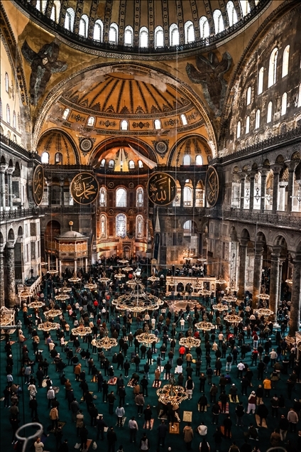 اقامه اولین نماز جمعه ماه رمضان در استانبول     