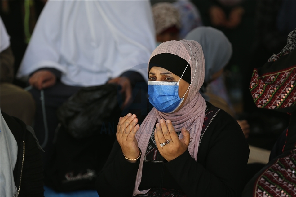 Në Mesxhid al-Aksa 70 mijë palestinezë falën xhumanë e parë të Ramazanit