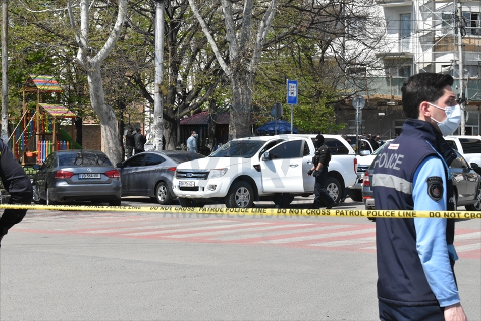 Un hombre tomó como rehenes a varias personas en un banco en Georgia