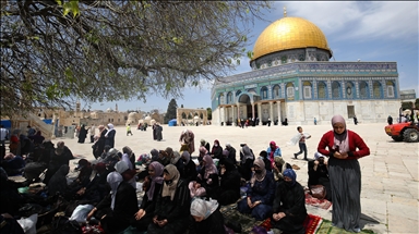 Në Mesxhid al-Aksa 70 mijë palestinezë falën xhumanë e parë të Ramazanit