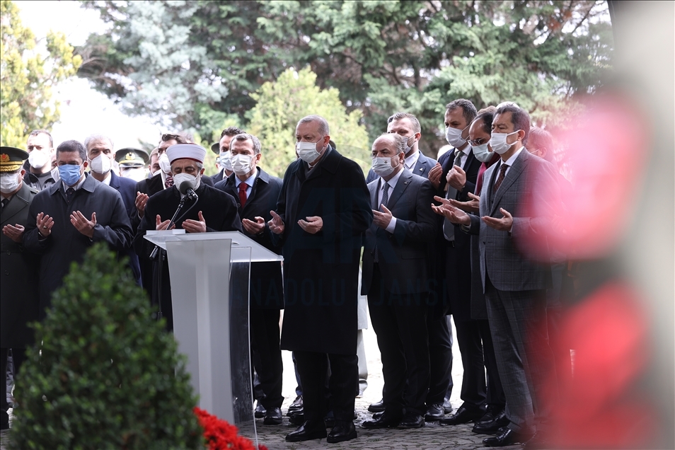 8. Cumhurbaşkanı Turgut Özal, vefatının 28. yılında kabri başında anıldı