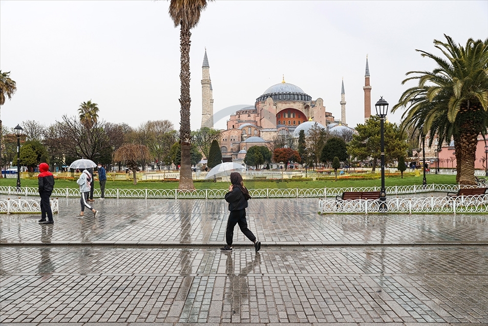 Istanbul, Turska - 17. april 2021: Zbog mjera uvedenih u cilju s