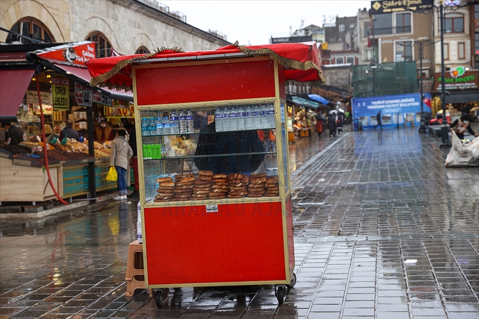 Istanbul, Turska - 17. april 2021: Zbog mjera uvedenih u cilju s