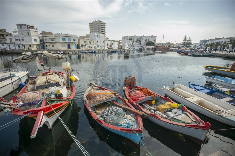 Tunus'un incisi Eski Binzert Limanı, tarihi dokusuyla turistlerin uğrak yeri olmaya devam ediyor