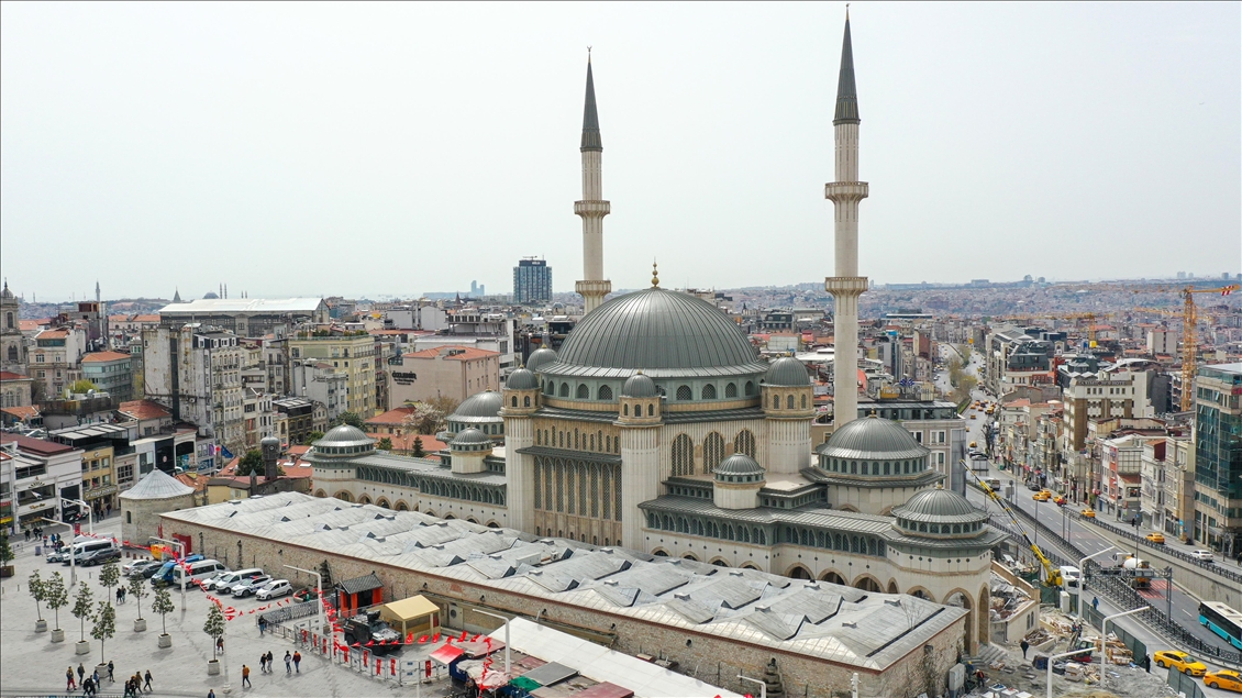 Taksim Meydanı'na yapılan cami ramazanın son cuması ibadete açılıyor