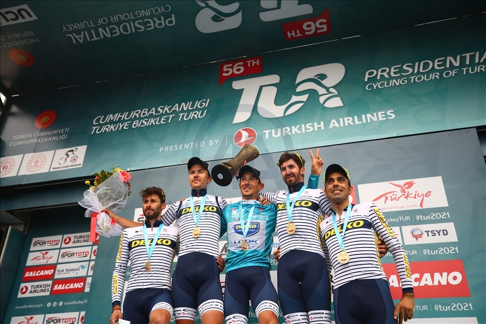 Ciclista español José Manuel Díaz Gallego se lleva el trofeo de la Vuelta a Turquía 2021