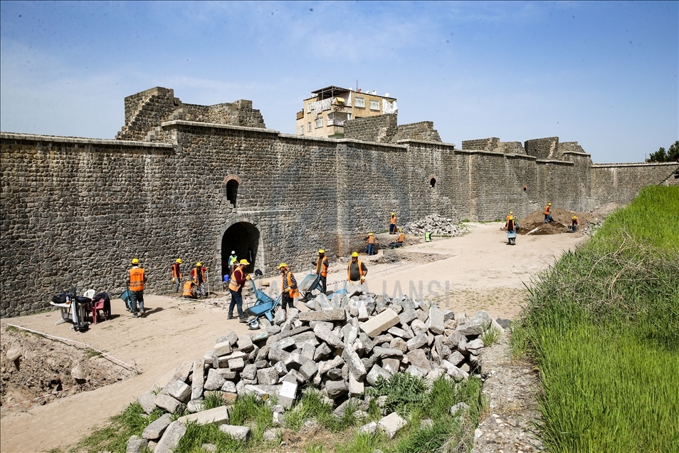 Li Diyarbekirê rêya Romayê ya 2 hezar salî derdixin ser rûyê dinyayê
