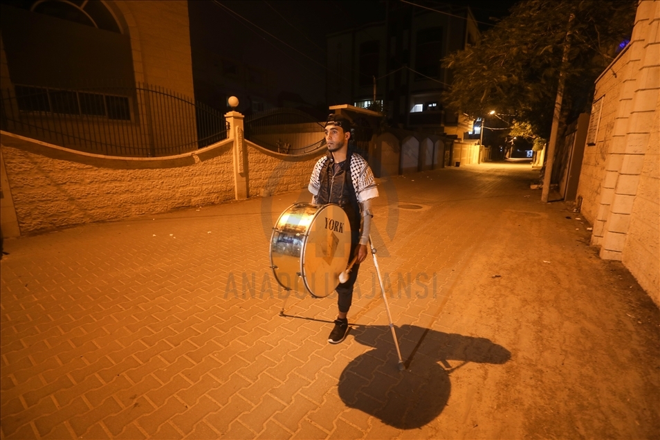 Gazze'de ramazan davulcularının sahur mesaisi