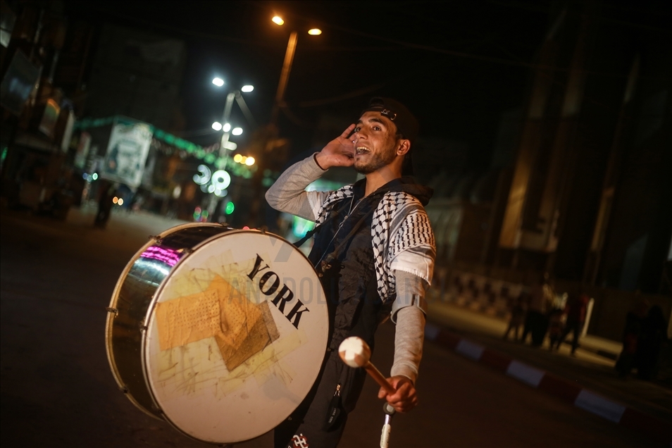 Gazze'de ramazan davulcularının sahur mesaisi