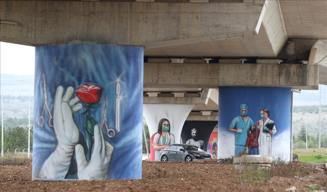 Graffitis of health workers in Ankara