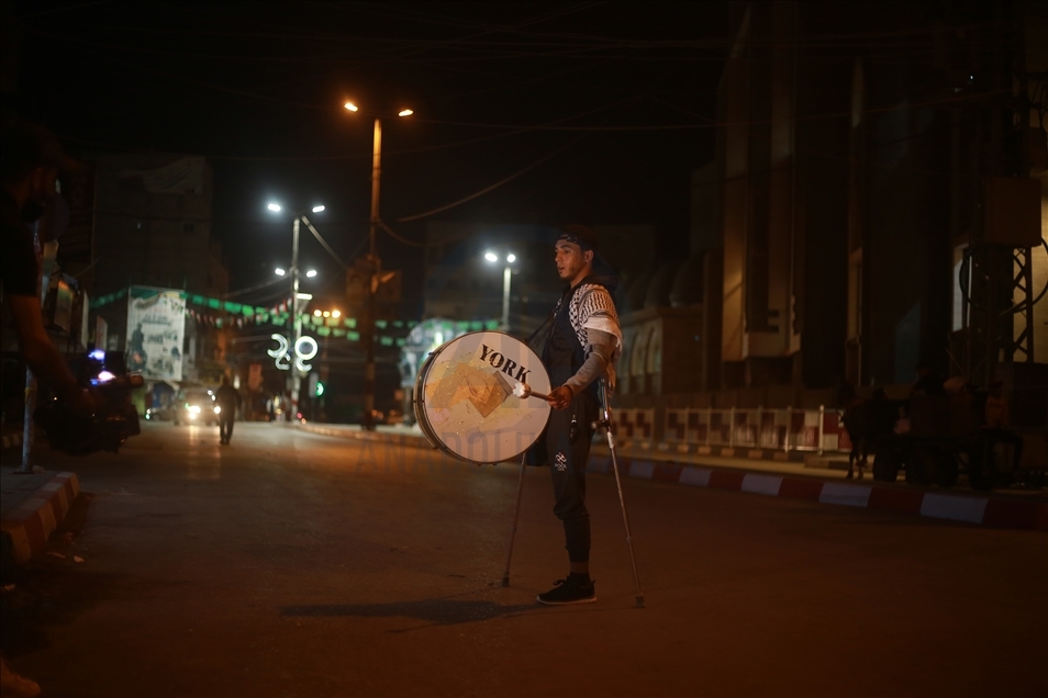 Gazze'de ramazan davulcularının sahur mesaisi