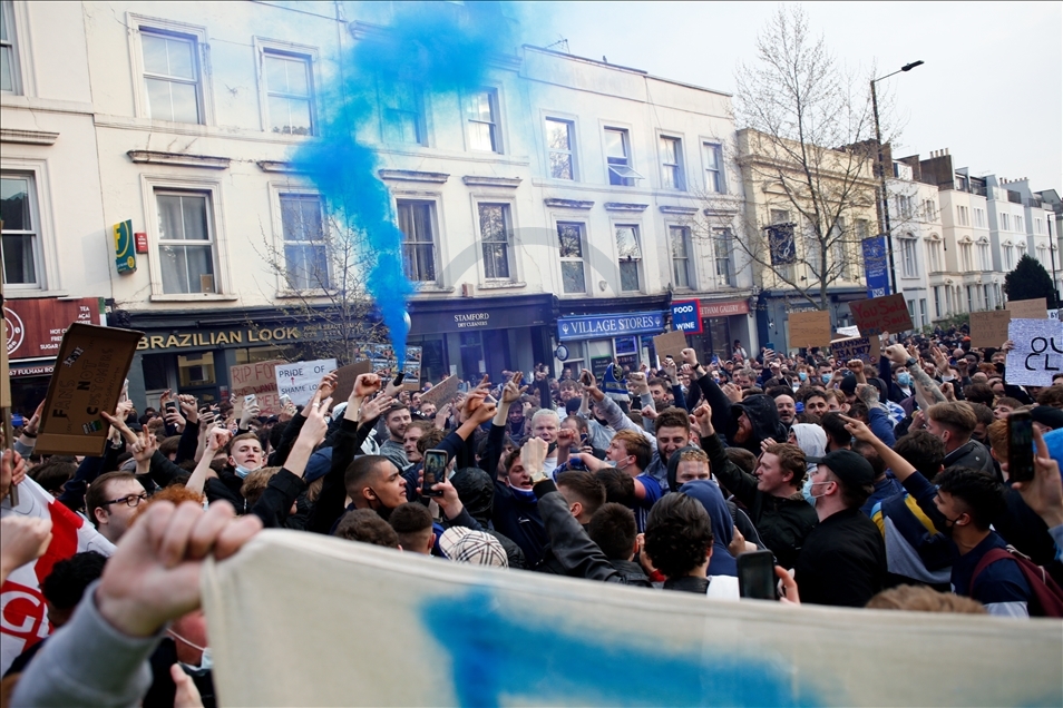 Fans protest European Super League outside Chelsea FC in London