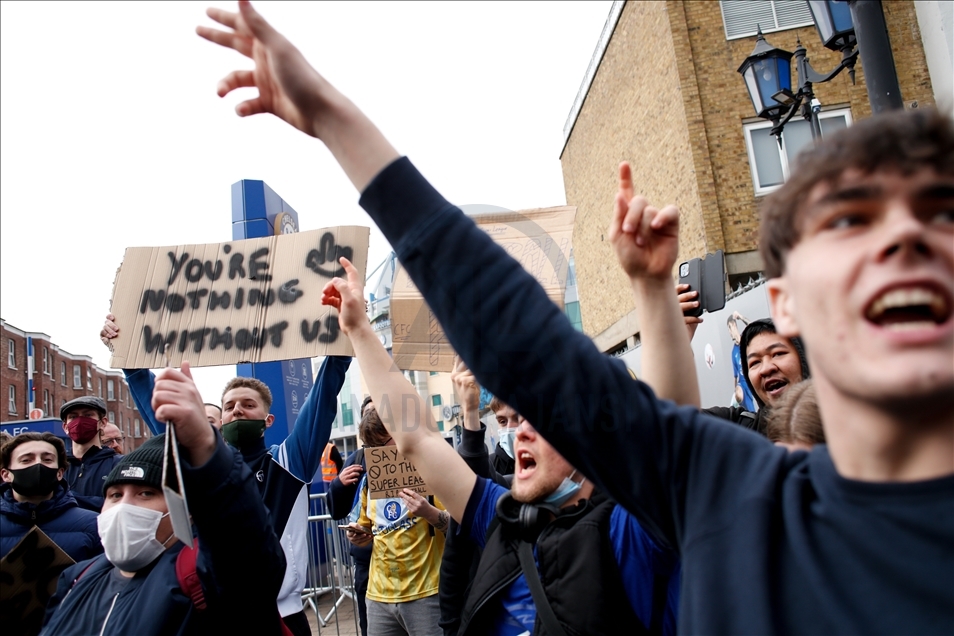 Fans protest European Super League outside Chelsea FC in London