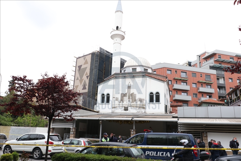 ألبانيا.. توقيف رجل طعن 5 مصلين داخل مسجد