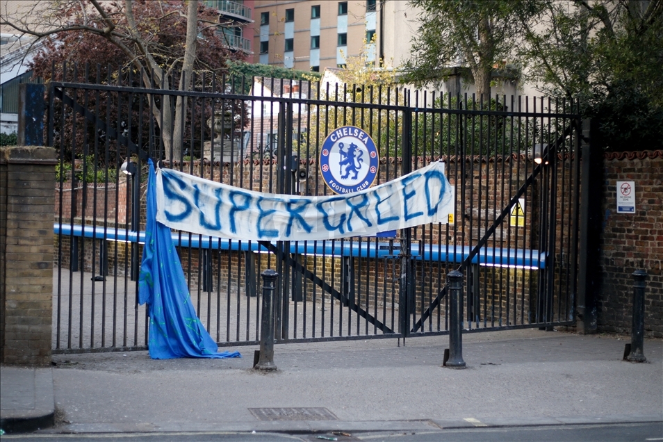 Fans celebrate as news breaks Chelsea FC will withdraw from European Super League