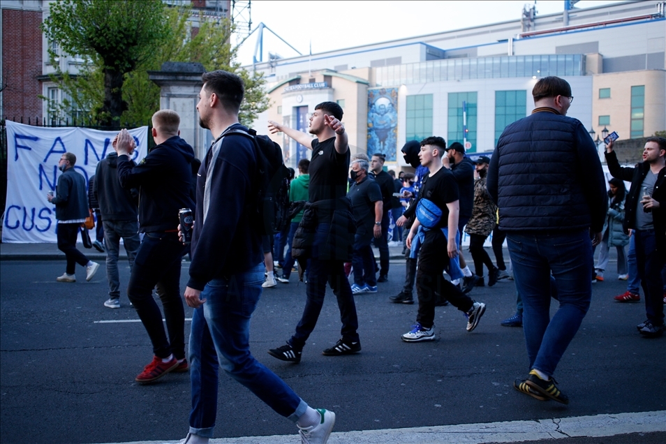 Fans celebrate as news breaks Chelsea FC will withdraw from European Super League